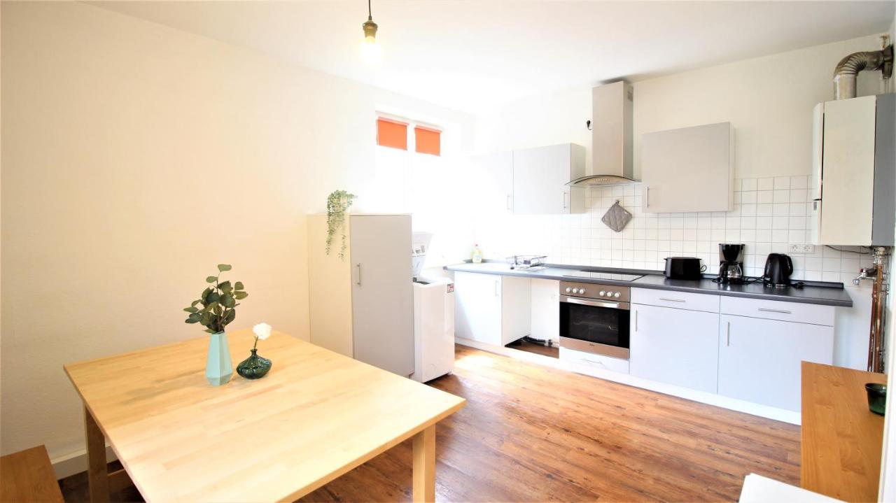 Zentral Wohnen - Inkl. Privatem Stellplatz Apartment Wurzburg Ngoại thất bức ảnh